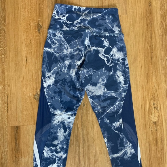 Victoria Secret PINK marble leggings - Picture 2 of 3